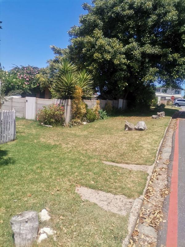 4 Bedroom Property for Sale in Stilbaai Wes Western Cape